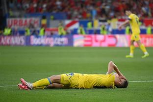 队报：迈尼昂内收肌受伤，可能影响到欧洲杯